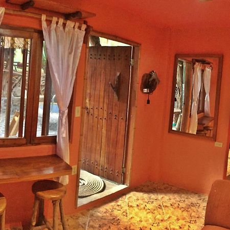 Lonesome George Ecolodge プエルトアヨラ 部屋 写真